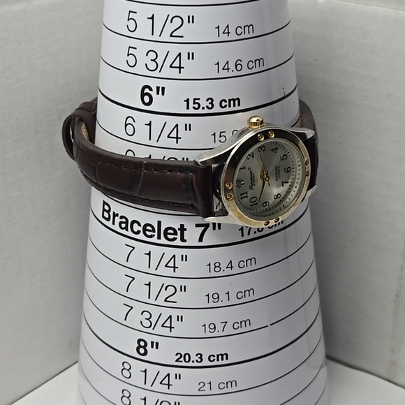 Womens Precision By GRUEN Two-Tone Diamond Accent Watch Leather New Battery - Picture 6 of 11